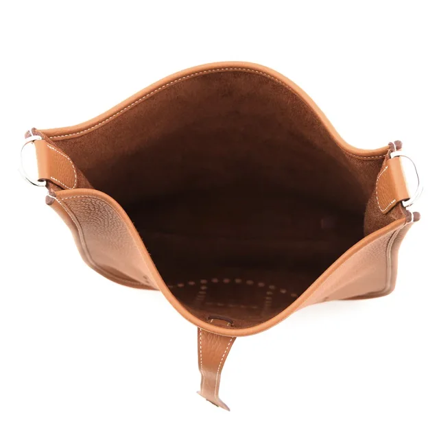 Hermès Evelyne3 Gold Taurillon Clemence Size PM in Gold Clemence leather from GALLERY RARE, photo 4 of 6