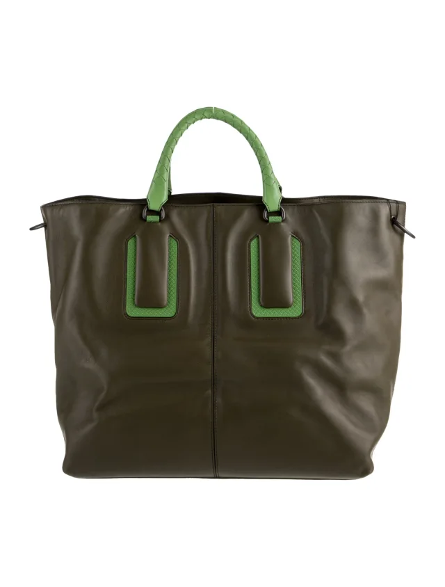 Bottega Veneta Tote Other bag in green Woven leather from The RealReal