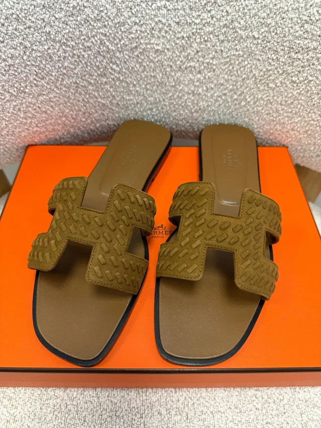 HK LOCATED*HERMÈS ORAN SANDAL Brun Fume - Size 38 in Lambskin from Luxury Promise