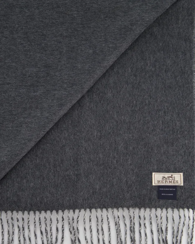 Hermès Grey Two Tone Cashmere Scarf with Stitched Logo Size 160cm x 43cm in Grey Cashmere from Sellier, photo 3 of 6