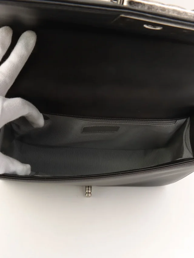 Boy Chanel 2-way Chevron Stitch Chain Shoulder Bag, Black, manufactured around 2015 in Black Lambskin from VINTAGE QOO TOKYO, photo 5 of 13