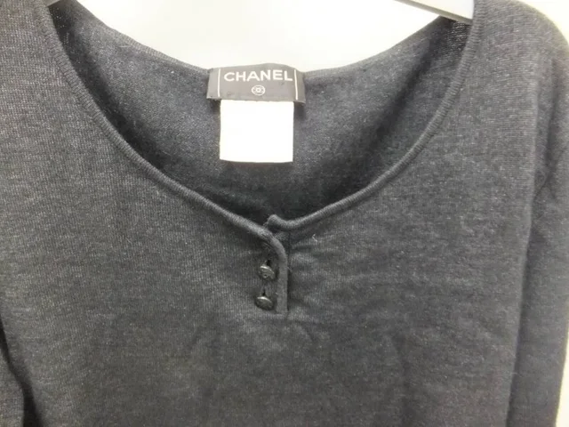 Chanel Jumper Dark Grey Size: 12 in Grey Cashmere from Oxfam Online Shop, photo 3 of 3