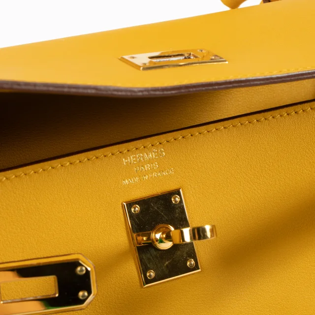 Hermès Kelly 25 Jaune Ambre Swift GHW in Yellow Swift leather from Labellov, photo 14 of 15
