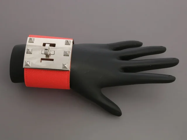 Hermès Rose Texas Epsom Kelly Dog Extreme Bracelet in Pink Epsom leather from Ann's Fabulous Finds, photo 6 of 6