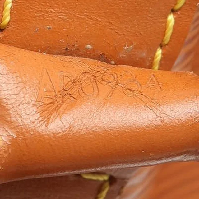 Louis Vuitton Epi Noé GM Bag in Leather from A Retro Tale, photo 11 of 12