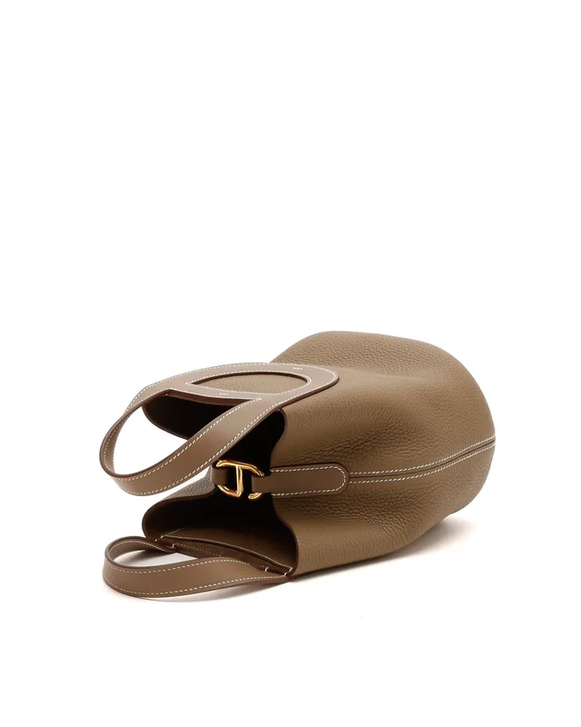 Hermès In-the-Loop 18 Bag in Caviar leather from A Retro Tale, photo 4 of 8