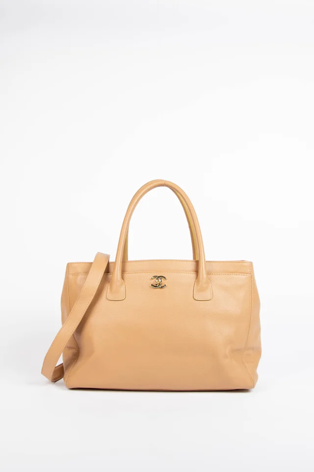 2000s Chanel Beige Grained Leather Cerf Executive Shopper Tote Bag in Beige Caviar leather from Break Archive