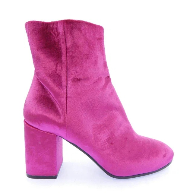 Balenciaga Boots in Leather from LuxUness
