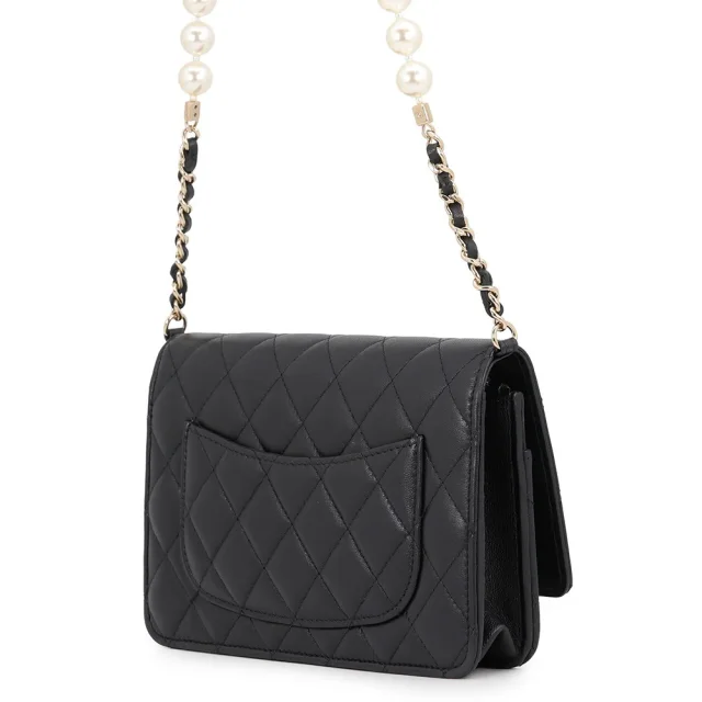 Chanel Matelasse Pearl Chain Wallet BlackAP1841 Lambskin Pearl in Lambskin from GALLERY RARE, photo 3 of 19