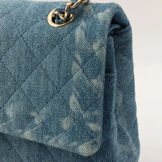 Chanel 2019年代頃製 Denim CC Turn Lock Chain Shoulder Bag Indigo from VINTAGE QOO TOKYO, photo 15 of 18
