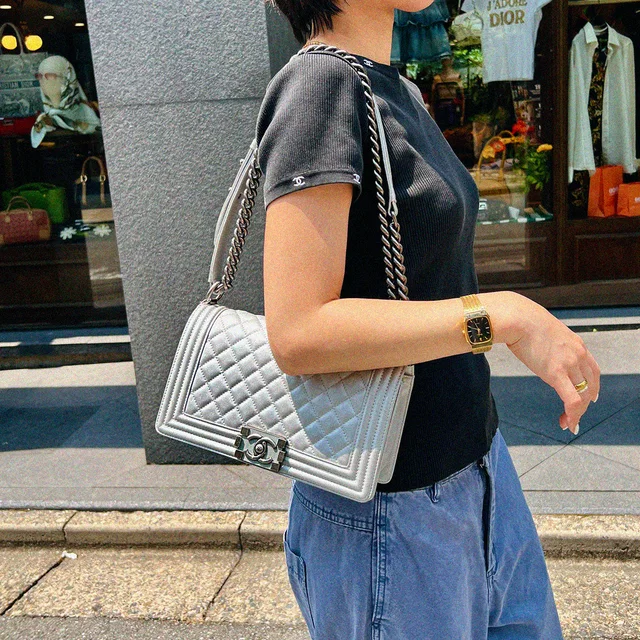 2014 Caviar Skin Boy Chanel Chain Shoulder Bag Silver in Silver Caviar leather from VINTAGE QOO TOKYO