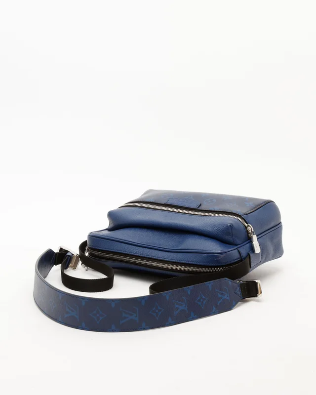 Louis Vuitton Taiga Outdoor Messenger PM Bag in Coated canvas from A Retro Tale, photo 5 of 8