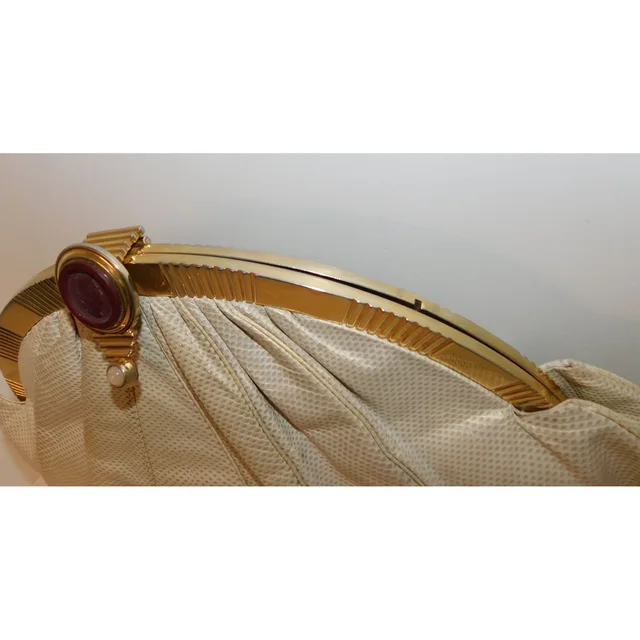 Judith Leiber Large Beige Karung Leather Pink Quartz Cameo Clutch Shoulder Bag in gold|pink|red Leather from Poshmark, photo 10 of 13