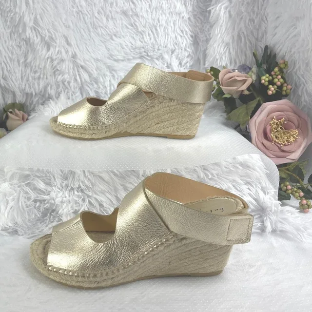 Franck Muller Women's Sandals - Gold - US 7 from Depop