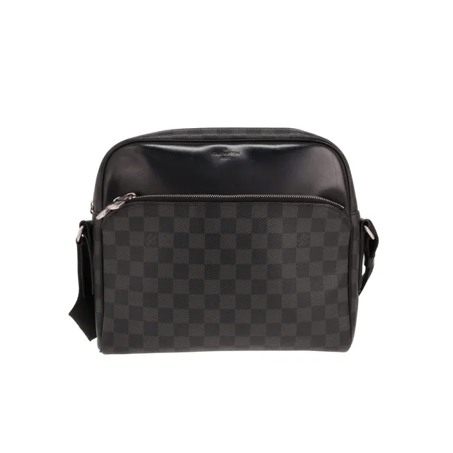Louis Vuitton Dayton Reporter shoulder bag in black Graphite Damier canvas and black leather in Black Canvas from Collector Square, photo 2 of 3