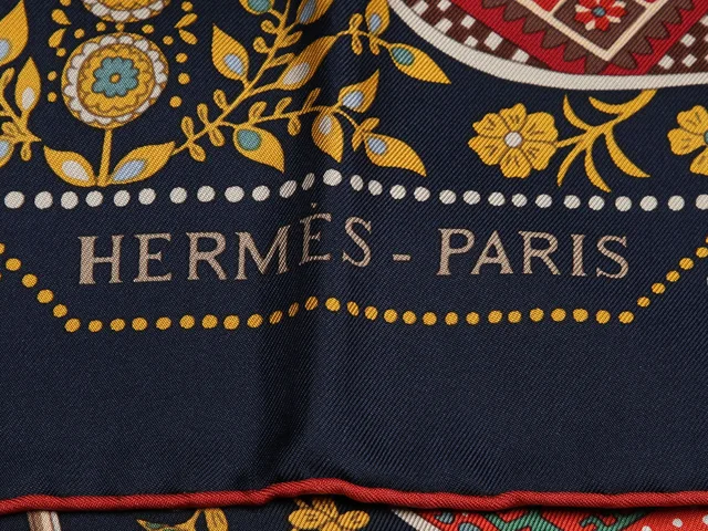 Hermès L'Arbre de Vie Silk Scarf 90cm in Silk from Ann's Fabulous Finds, photo 3 of 6