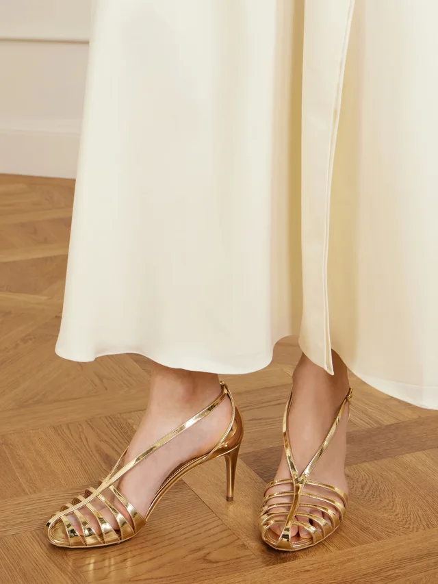FERRAGAMO Lilie metallic-leather sandals in Metallic, photo 2 of 2 from NET-A-PORTER (Canada)