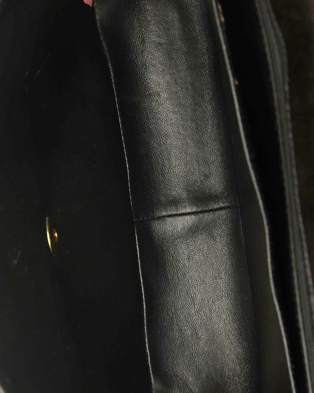 Chanel Patent Jumbo Vertical Quilted Single Flap Bag in Patent leather from A Retro Tale, photo 10 of 13