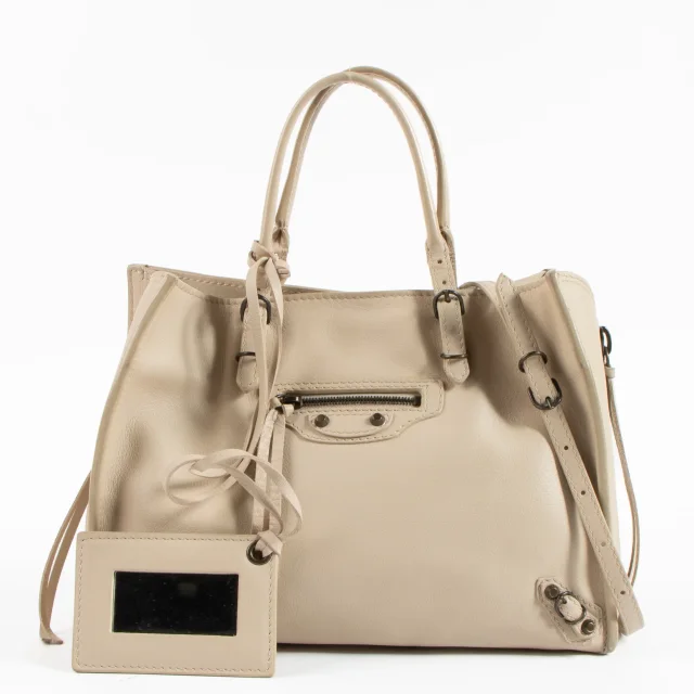 Balenciaga Beige Leather Zip Around Papier A6 Bag in Beige Leather from Labellov, photo 2 of 6