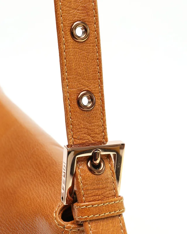 Fendi Mamma Baguette Shoulder Bag in Leather from A Retro Tale, photo 7 of 12