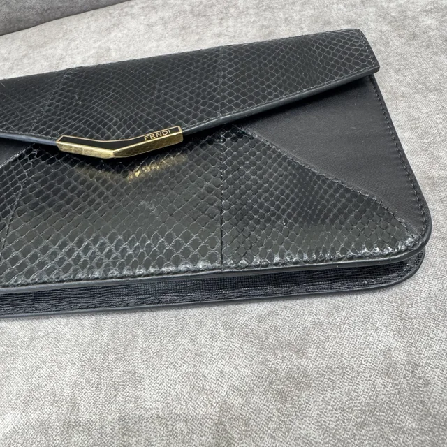 Fendi 2Jours Small Black Envelope Clutch Bag in Black calfskin, Metal, smooth calfskin from Reowned, photo 6 of 9