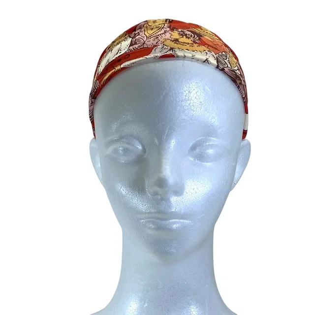 Hermès Jeu Des Omnibus Et Dames Blanches and White Game Silk Jersey Headband in White Silk from The Reluxe