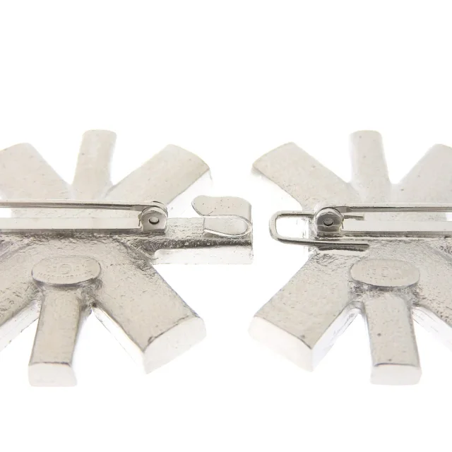 Chanel Metal Rhinestone Brooch 05A in Black Others from LuxUness, photo 4 of 5
