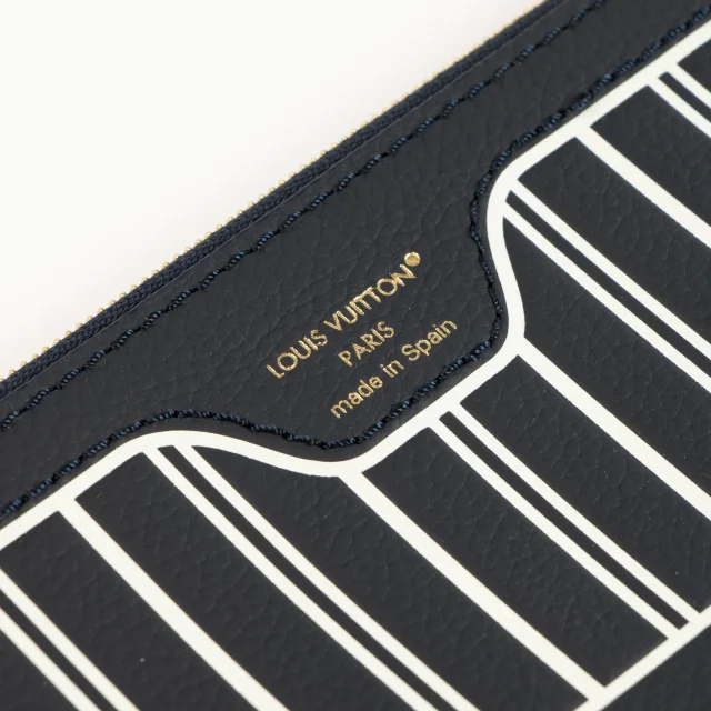 Louis Vuitton Neverfull Inside Out Pouch in Navy from Labellov, photo 4 of 5