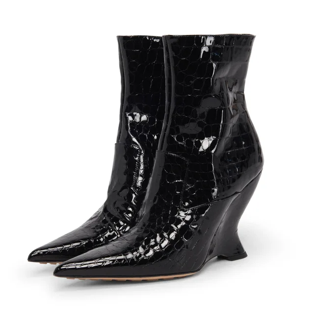 Bottega Veneta Croc Effect Punta Ankle Boots 39 in Black Crocodile from Blue Spinach