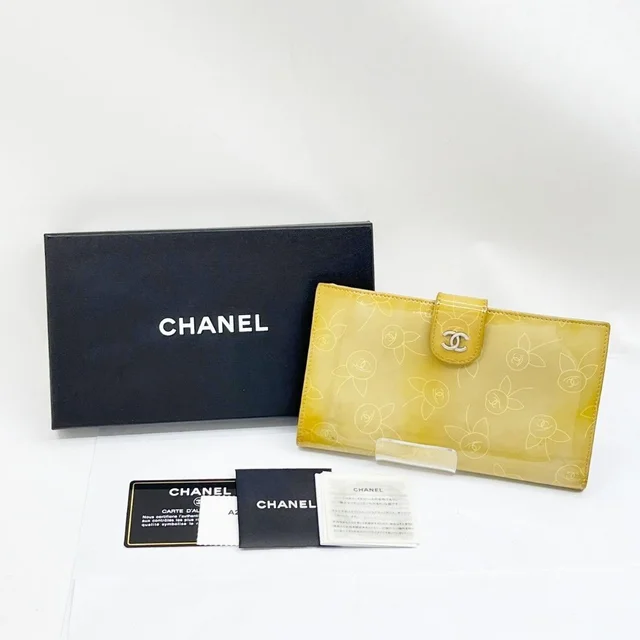 Chanel Kiss Lock Wallet Camellia Patent Box with Card and Beige in Beige Patent leather from The Reluxe