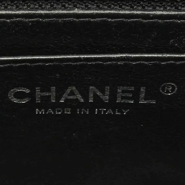Chanel Classic Mini Single Flap Bag in Leather from A Retro Tale, photo 8 of 10