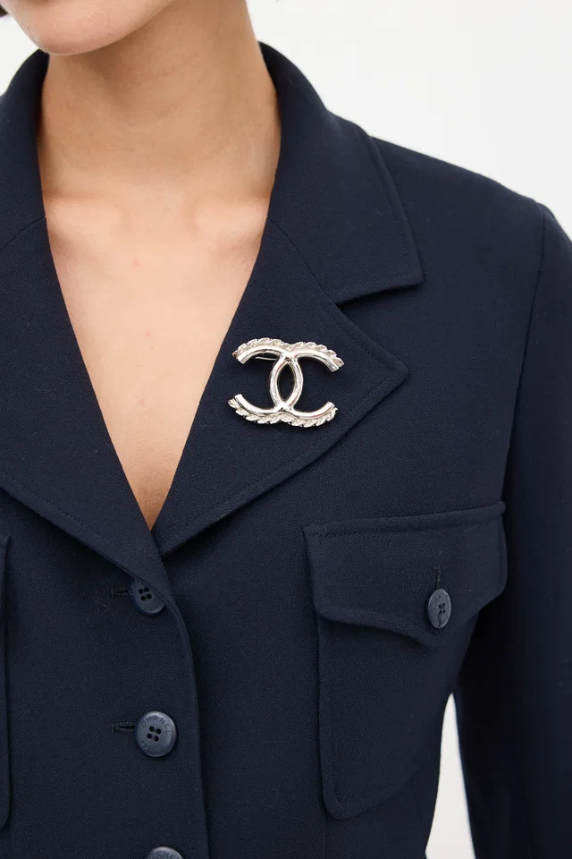 Chanel F/W 2022 Silver Chain Link CC Logo Brooch in Silver from VSP Consignment