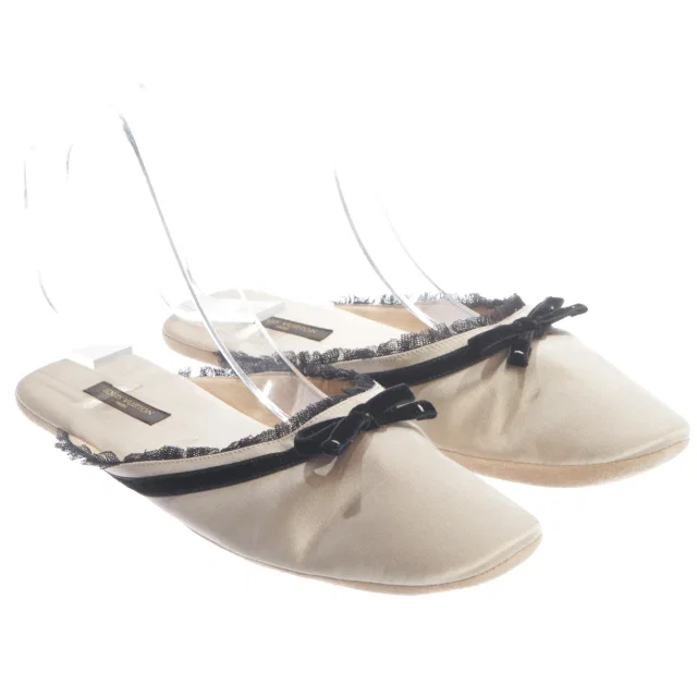 Louis Vuitton Mules EUR 37,5 Beige in Weiß from Buddy And Selly