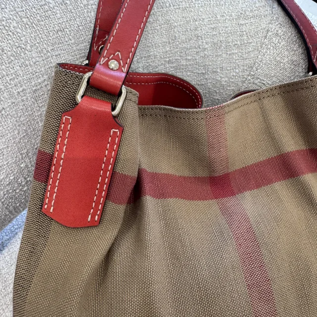 Burberry Canvas Mega Check Medium Maidstone Cadmium Shoulder Bag in Calfskin leather, Canvas from Reowned, photo 2 of 9