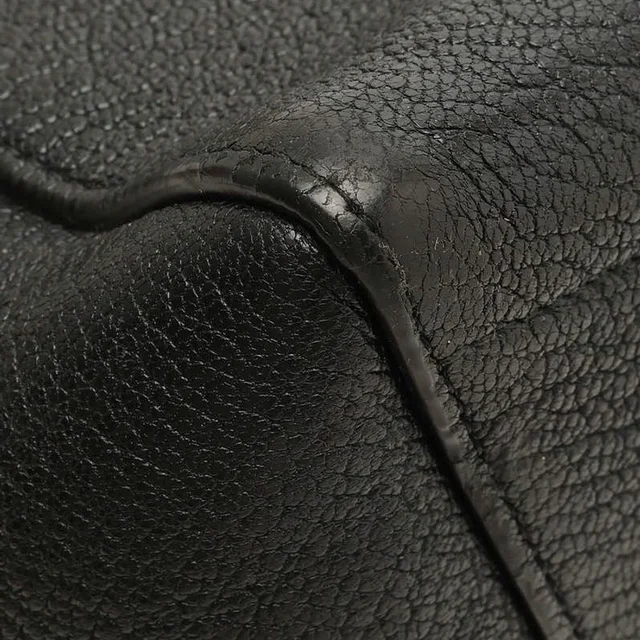 Celine Small Sangle Seau Bucket Bag in Caviar leather from A Retro Tale, photo 6 of 8