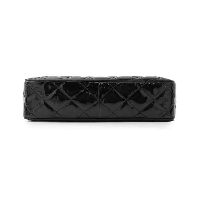 Chanel Matelasse fringed chain shoulder bag Black Patent Leather in Black Patent leather from GALLERY RARE, photo 3 of 18