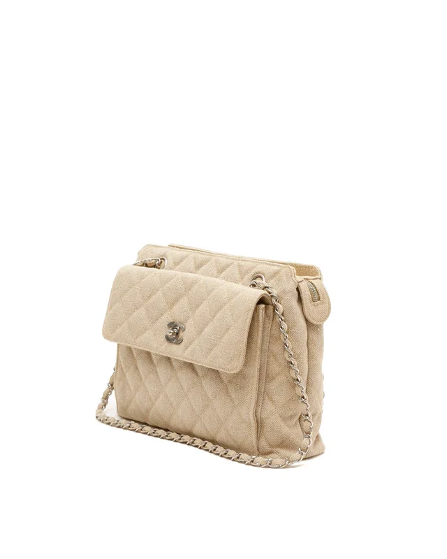 Chanel Patent Jumbo Vertical Quilted Single Flap Bag in Patent leather from A Retro Tale, photo 4 of 13