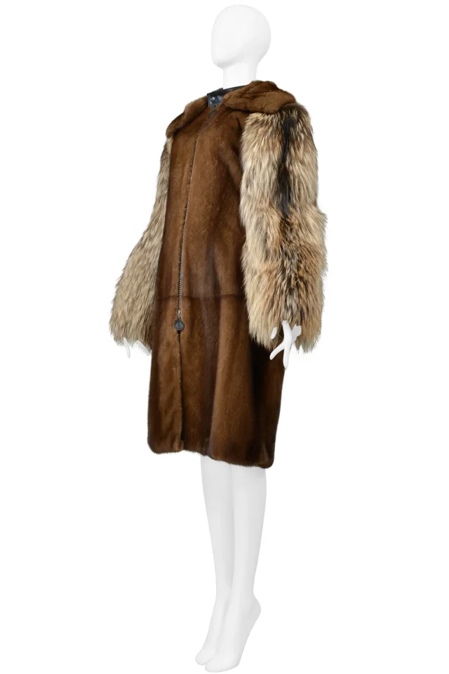 Balenciaga By Demna Gvasalia Mink & Fox Fur Coat With Detachable Collar 2016 in Silk from Resurrection Vintage, photo 12 of 14