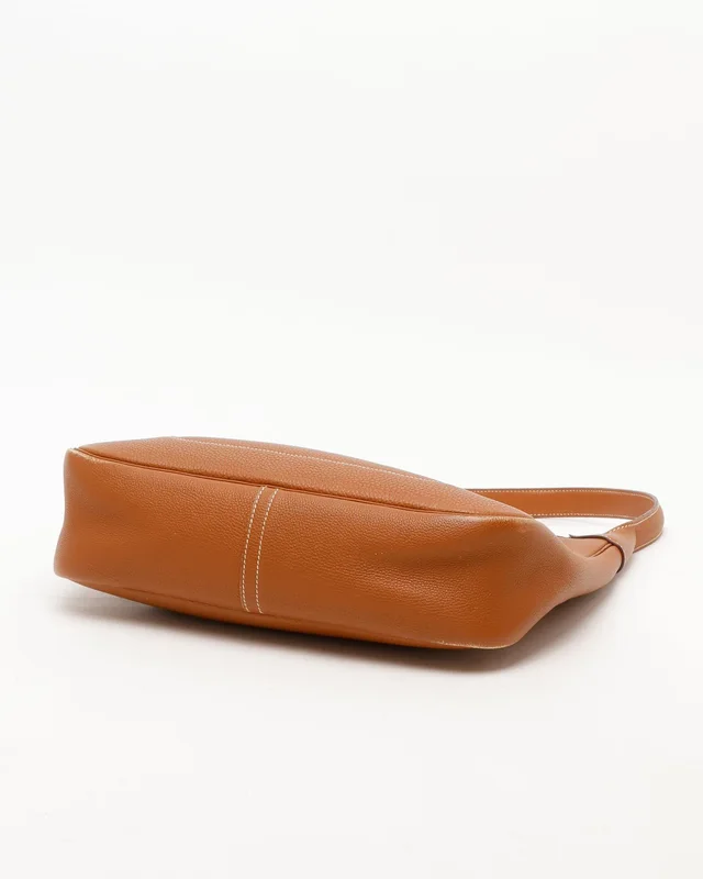Hermès Togo Trim 31 Hobo Bag in Togo leather from A Retro Tale, photo 4 of 11