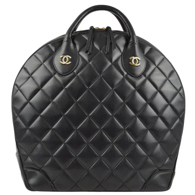 Chanel 1997-1999 Black Lambskin Handbag in Black Lambskin from AMORE Vintage Tokyo