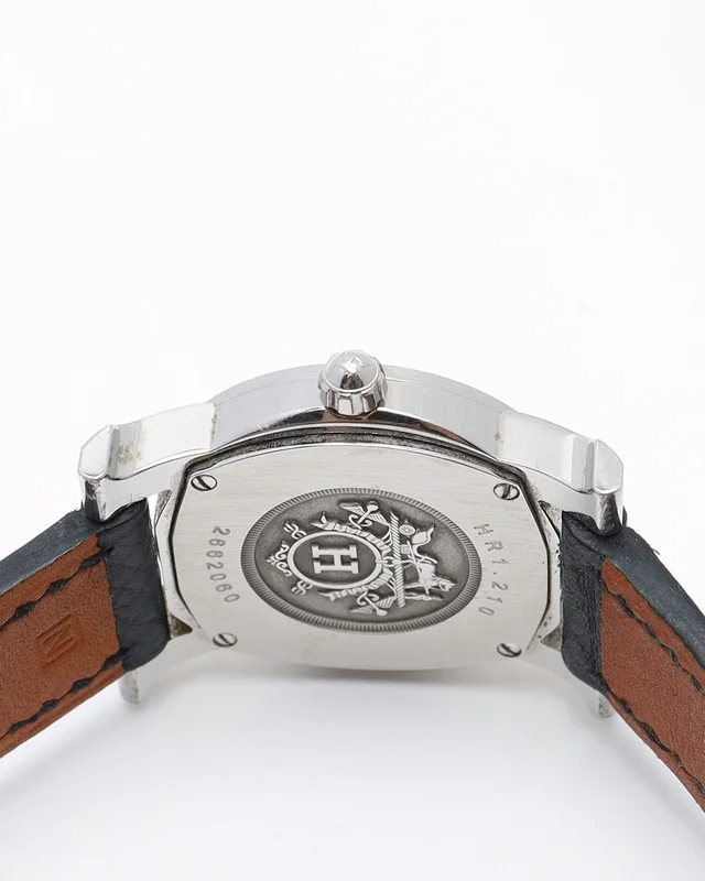 Hermès Heure H Ronde 25mm Ref HR1.210 Watch in Caviar leather from A Retro Tale, photo 8 of 8