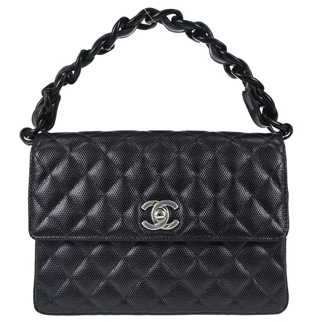 Chanel 1996-1997 Black Lizard-Embossed Calfskin Handbag in Black Calfskin from AMORE Vintage Tokyo