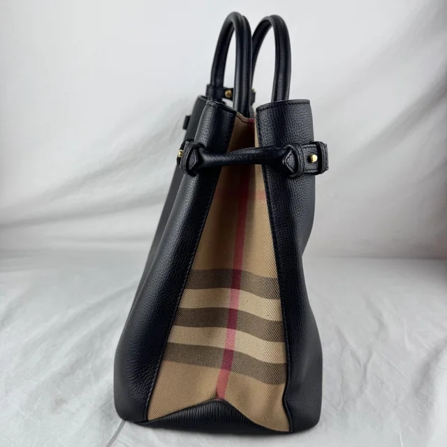 Burberry Large Banner Black Tote Bag in Black Metal, Pebbled leather from Reowned, photo 2 of 11
