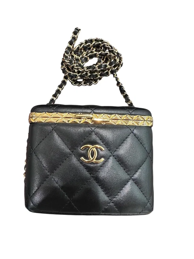 Chanel Vanity with Kisslock Black in Black from Luxury Promise