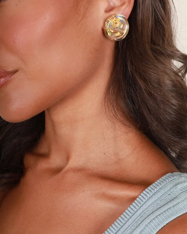 Chanel 97P Vintage Round Iridescent with Gold CC Logo, Caméila & Shoe Detail Clip-On Earrings in Gold from Sellier