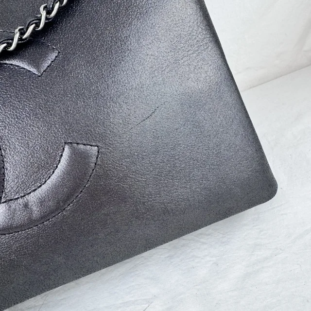 Chanel CC Timeless Iridescent Tote Bag in Metal, Nubuck Leather from Reowned, photo 2 of 13