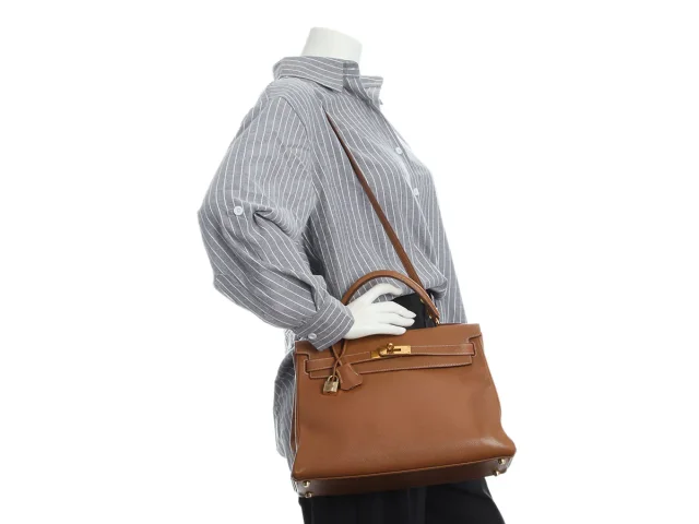 Hermès Vintage Gold Courchevel Kelly 32 in Gold Epsom leather from Ann's Fabulous Finds, photo 11 of 11