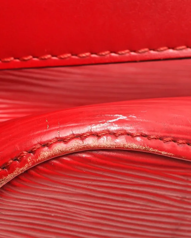 Louis Vuitton Epi Petit Noé Bag in Leather from A Retro Tale, photo 7 of 13
