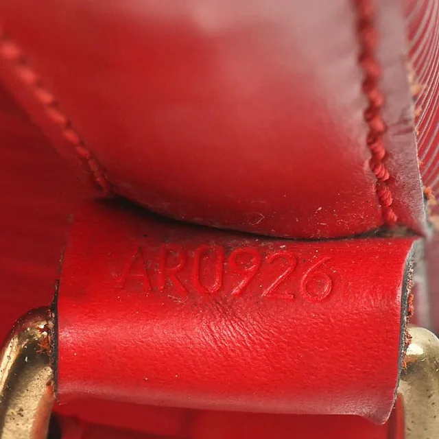 Louis Vuitton Epi Noé GM Bag in Leather from A Retro Tale, photo 7 of 8