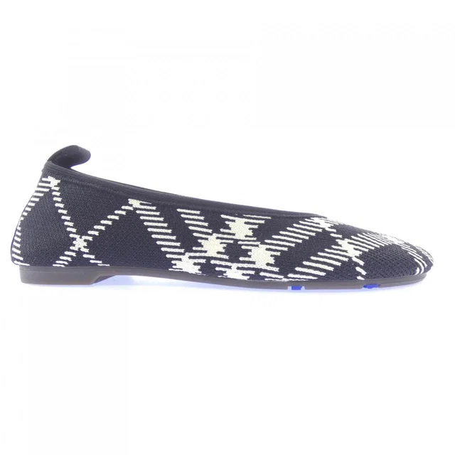 Burberry Flat Shoes in Black Leather from LuxUness
